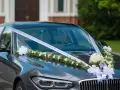 Jak udekorować auto do ślubu? Praktyczny przewodnik DIY i trendy