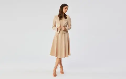 Jak ubrać się na komunię? Eleganckie stylizacje dla gości