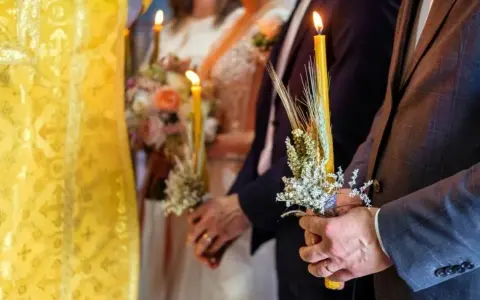 Ślub kościelny: Ile kosztuje? Praktyczny poradnik opłat