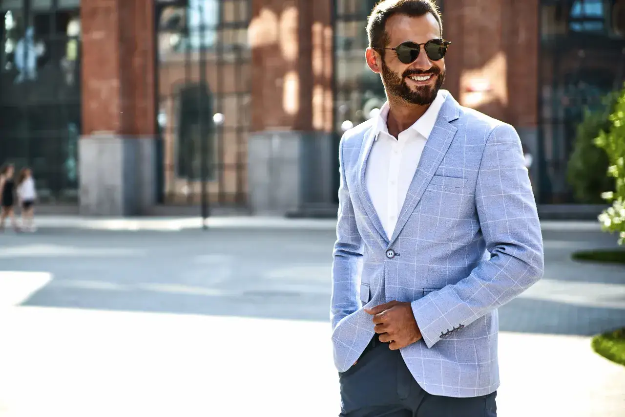 eleganckie stylizacje męskie na ślub cywilny gość